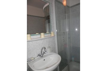 Ungheria Privát Eger, Esterno